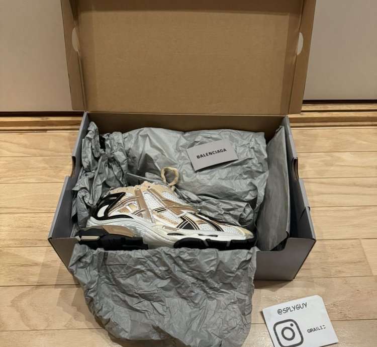 Balenciaga Runner Beige Black White sz 41
