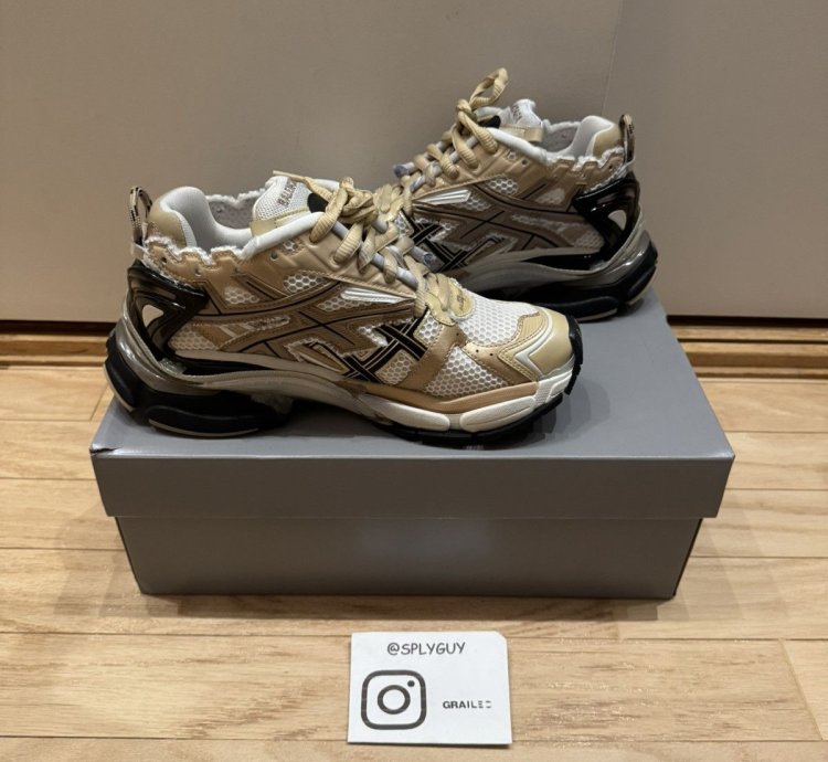 Balenciaga Runner Beige Black White sz 41