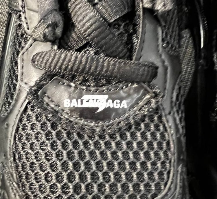Balenciaga Runner black
