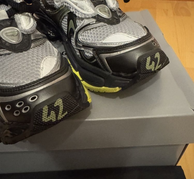 Balenciaga Runner Black Grey Neon