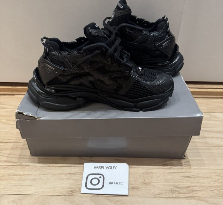 Balenciaga Runner Black sz 44
