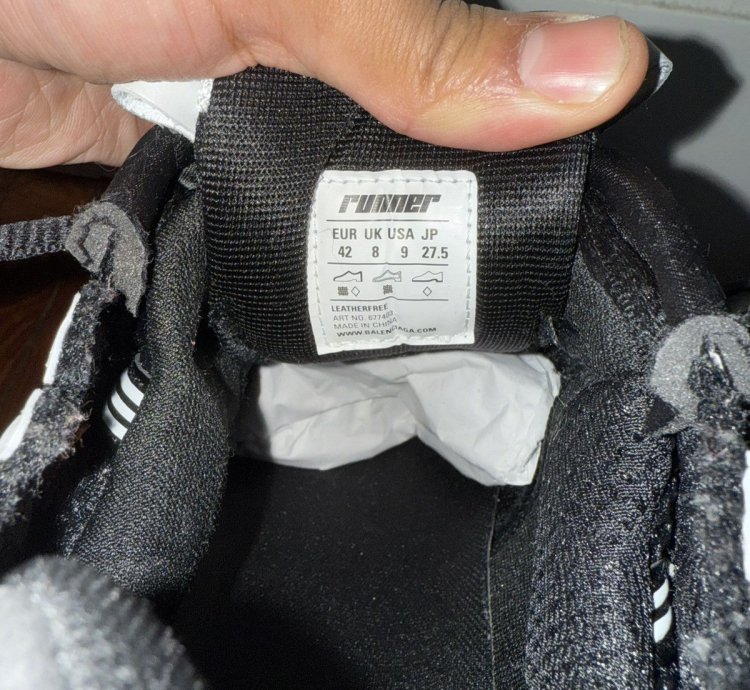 BALENCIAGA Runner Black White