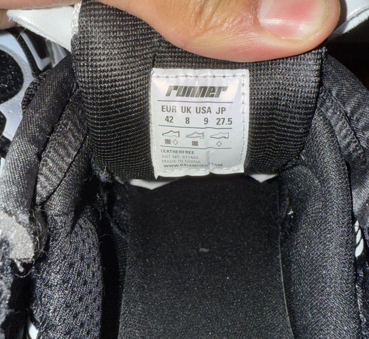 BALENCIAGA Runner Black White