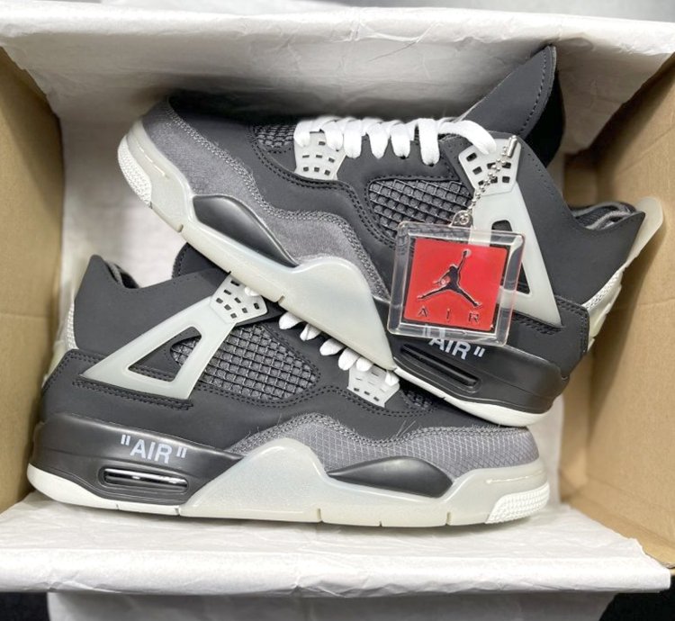 Off-White x Jordan 4 Retro “ Black Cat ”