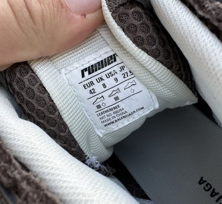 Balenciaga Runner Brand new 42