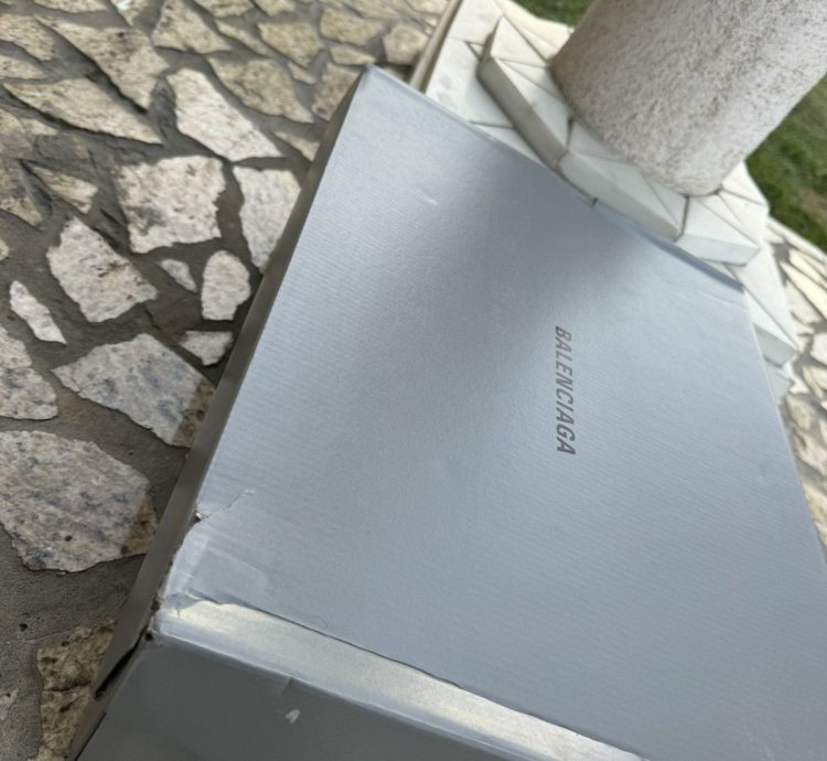 Balenciaga Runner Brand new 42