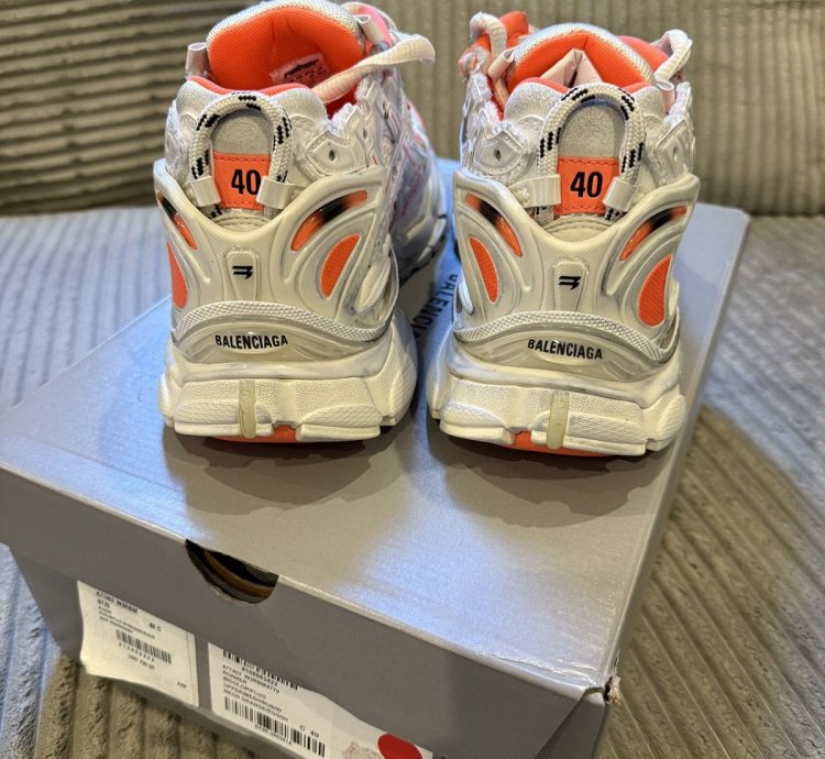 Balenciaga Runner Fluo Orange and White Size 40