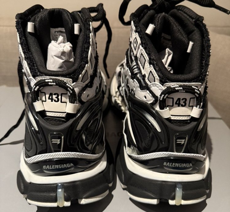 Balenciaga Runner High Sneaker in Black White