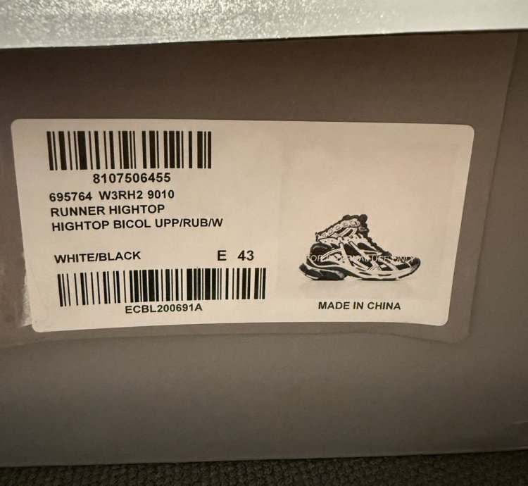 Balenciaga Runner High Sneaker in Black White