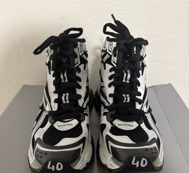 Balenciaga Runner High Top Sneaker Black White (40)