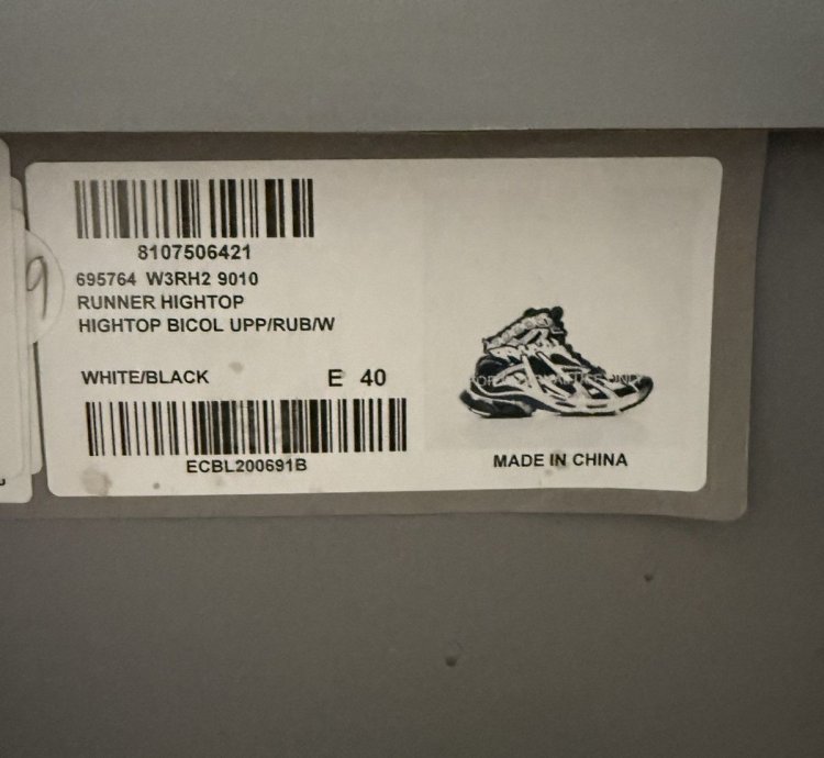 Balenciaga Runner High Top Sneaker Black White (40)