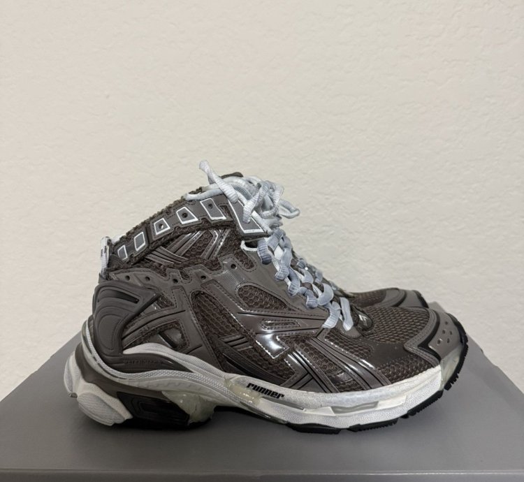 Balenciaga Runner High Top Sneaker Brown (43)