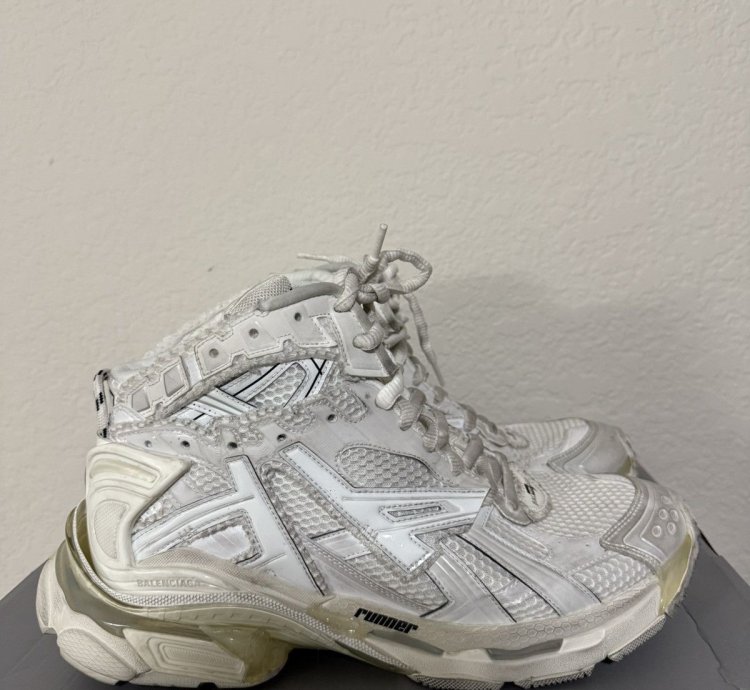 Balenciaga Runner High Top Sneaker White (45)
