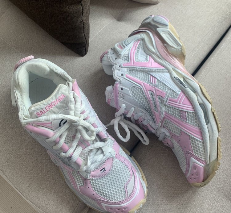 Balenciaga Runner Pink