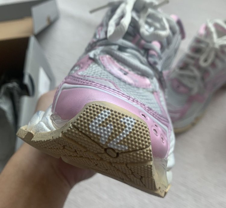 Balenciaga Runner Pink