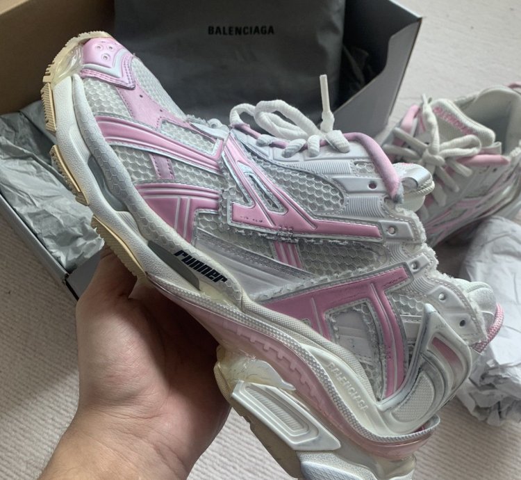 Balenciaga Runner Pink