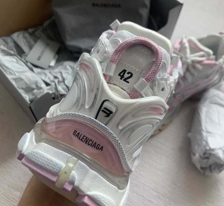 Balenciaga Runner Pink