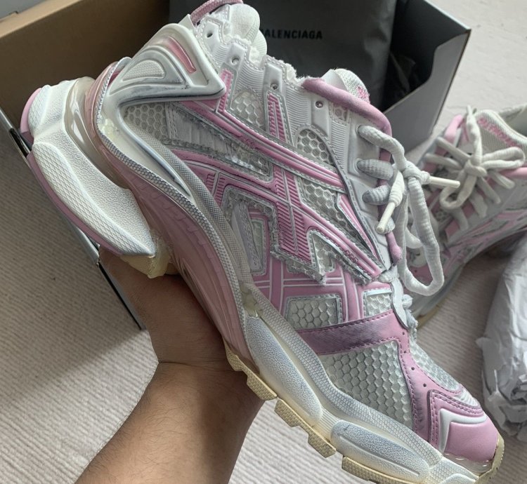 Balenciaga Runner Pink