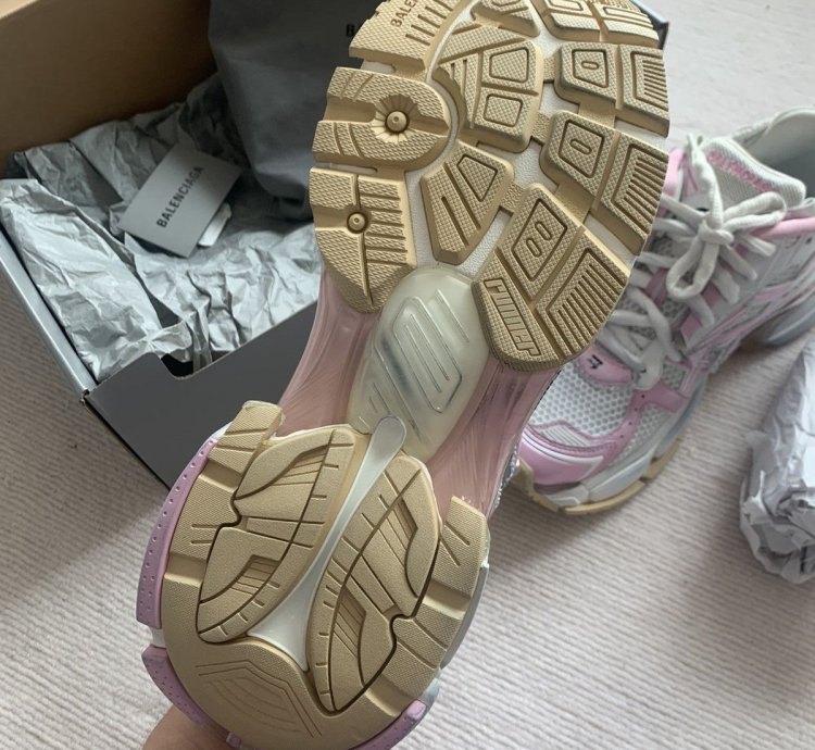 Balenciaga Runner Pink
