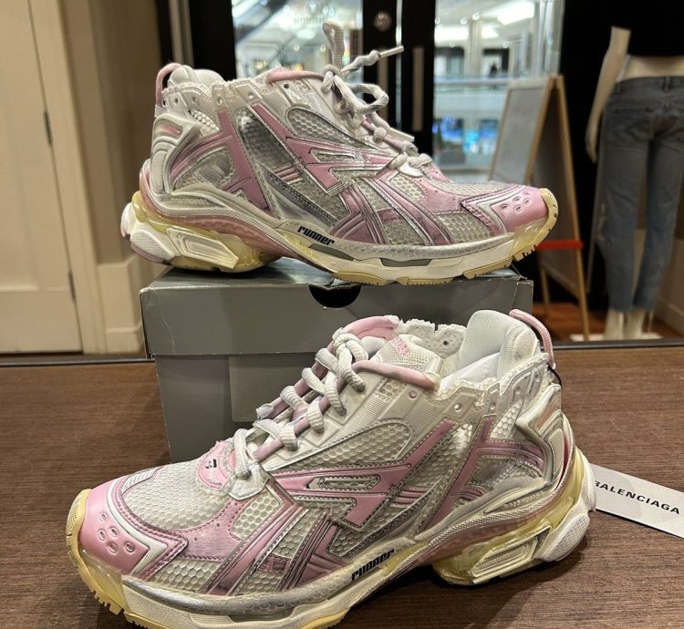 Balenciaga Runner Pink White
