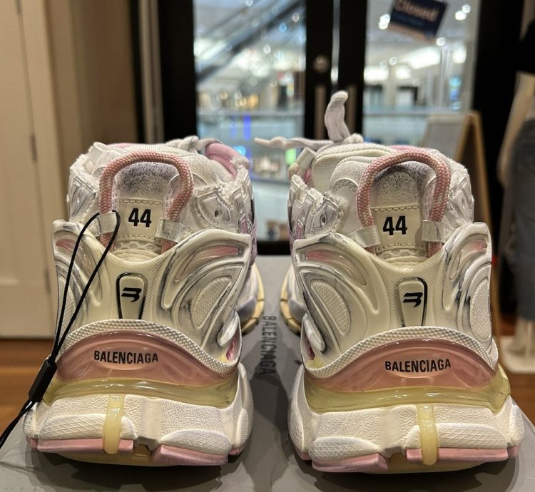 Balenciaga Runner Pink White