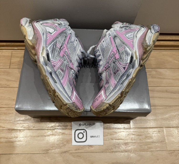 Balenciaga Runner Pink White sz 40