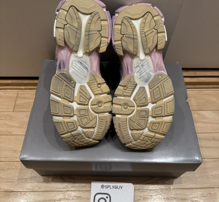 Balenciaga Runner Pink White sz 40
