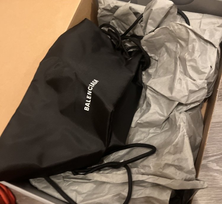 Balenciaga Runner Red