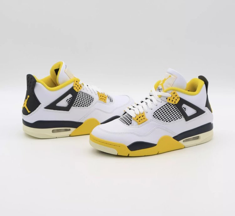 Nike Air Jordan 4 Retro Vivid Sulfur Coconut Milk Yellow AQ9129-101