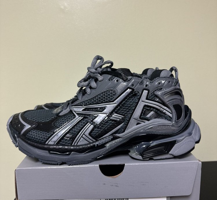 Balenciaga Runner Sneaker 43