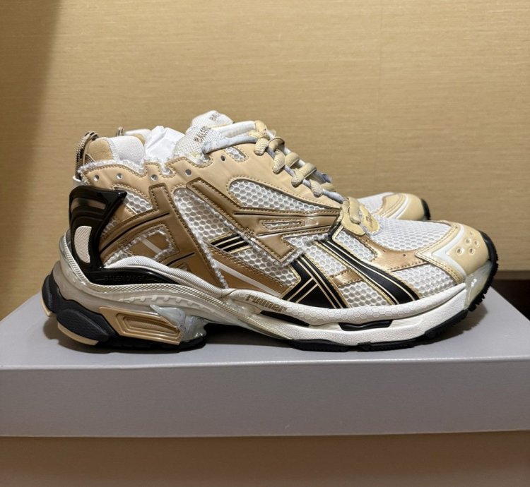 Balenciaga Runner Sneaker Beige White (45)
