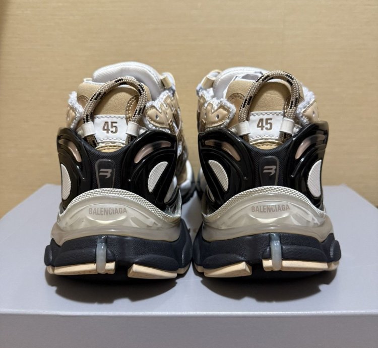 Balenciaga Runner Sneaker Beige White (45)