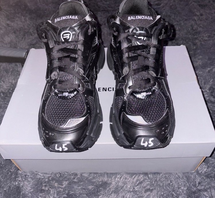 Balenciaga Runner Sneaker Black