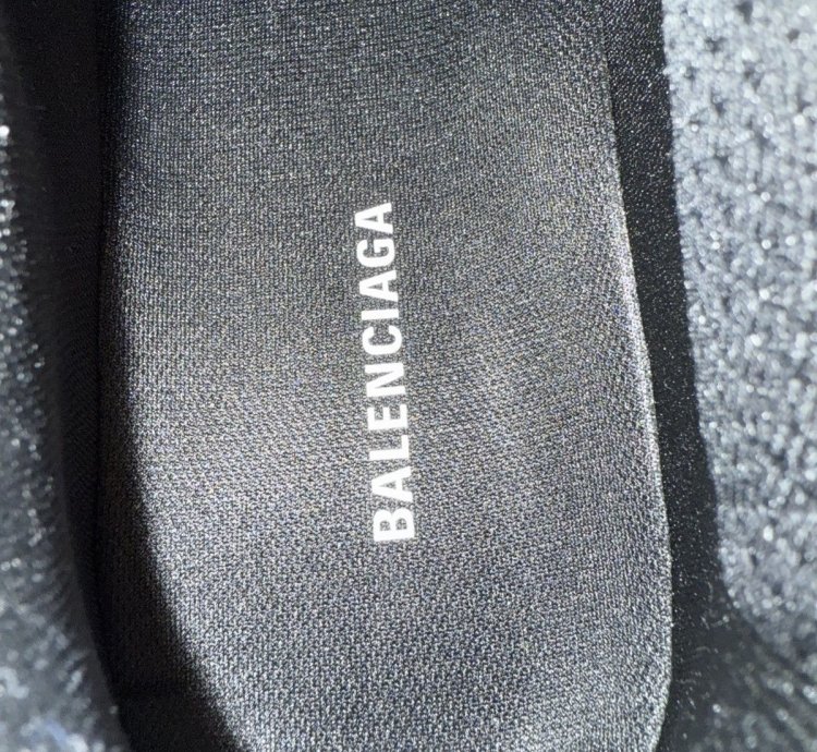 Balenciaga Runner Sneaker Black White (40)