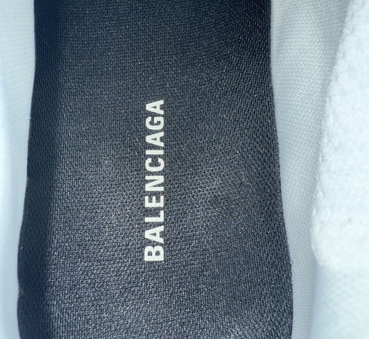 Balenciaga Runner Sneaker Burgundy (40)