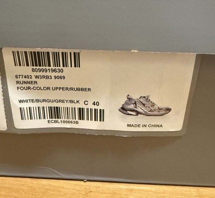 Balenciaga Runner Sneaker Burgundy (40)