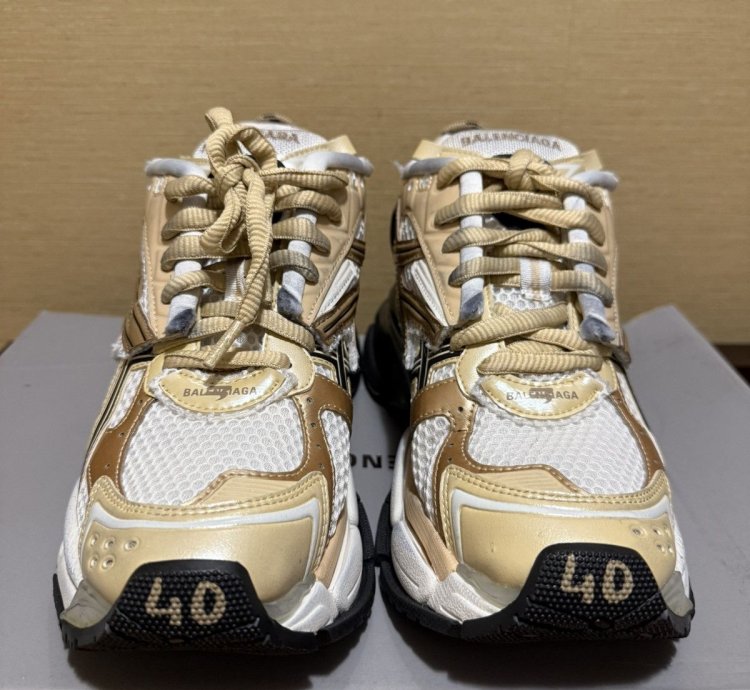Balenciaga Runner Sneaker Camel (40)