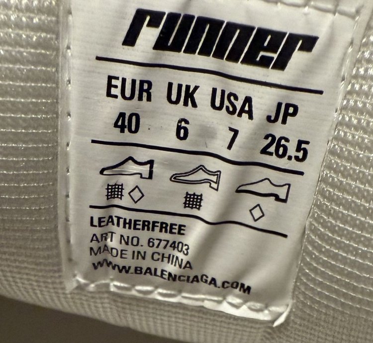 Balenciaga Runner Sneaker Camel (40)