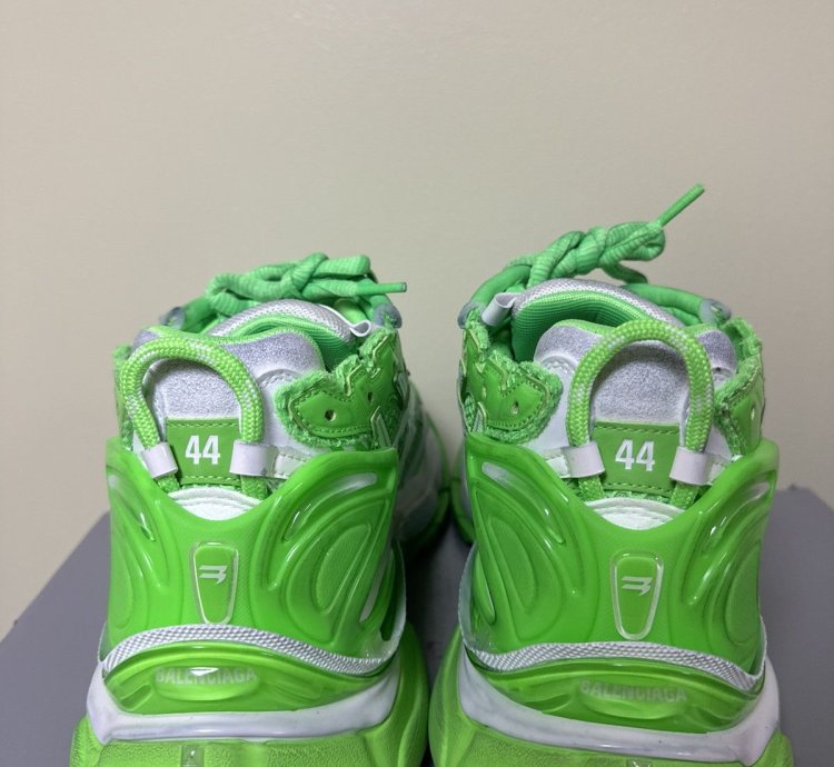 Balenciaga Runner Sneaker Flou 44