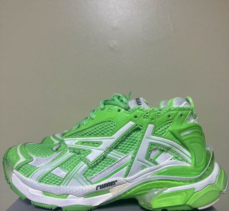 Balenciaga Runner Sneaker Flou 44