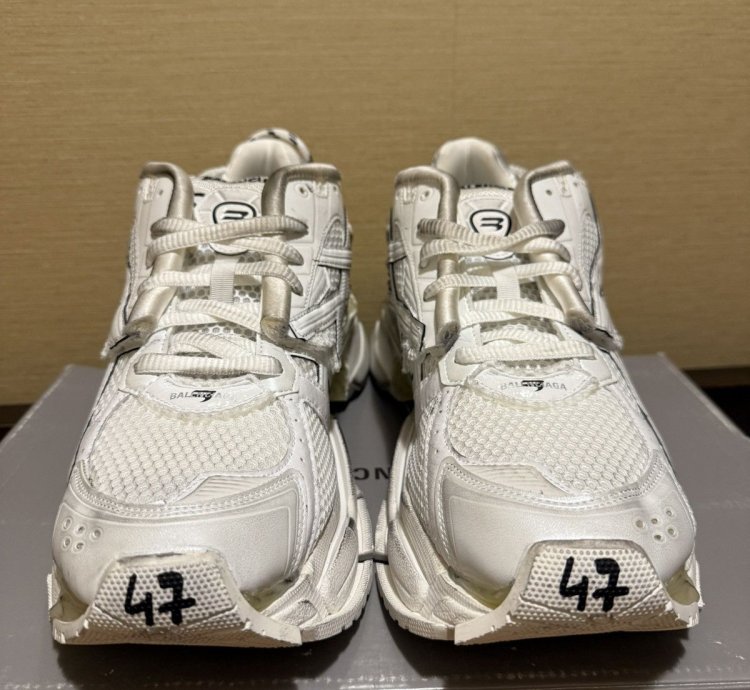 Balenciaga Runner Sneaker White (47)