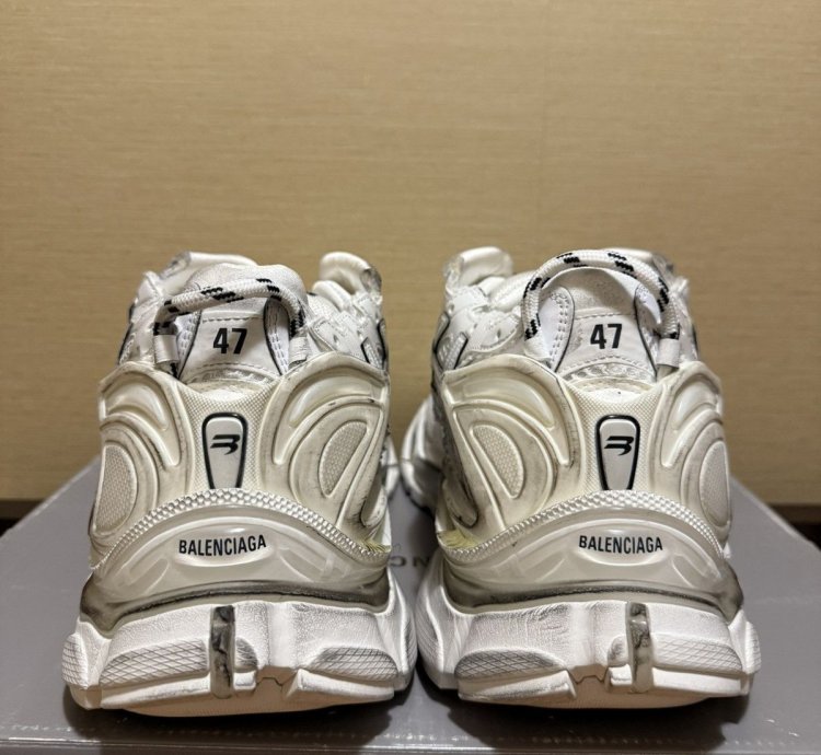 Balenciaga Runner Sneaker White (47)