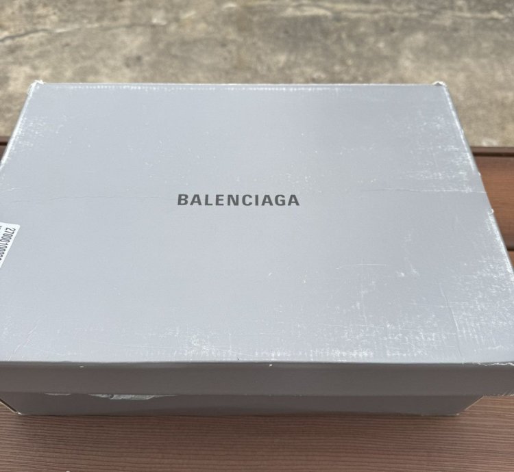 Balenciaga Runner Sneaker White size 6 US