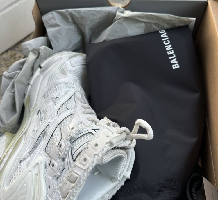 Balenciaga Runner White