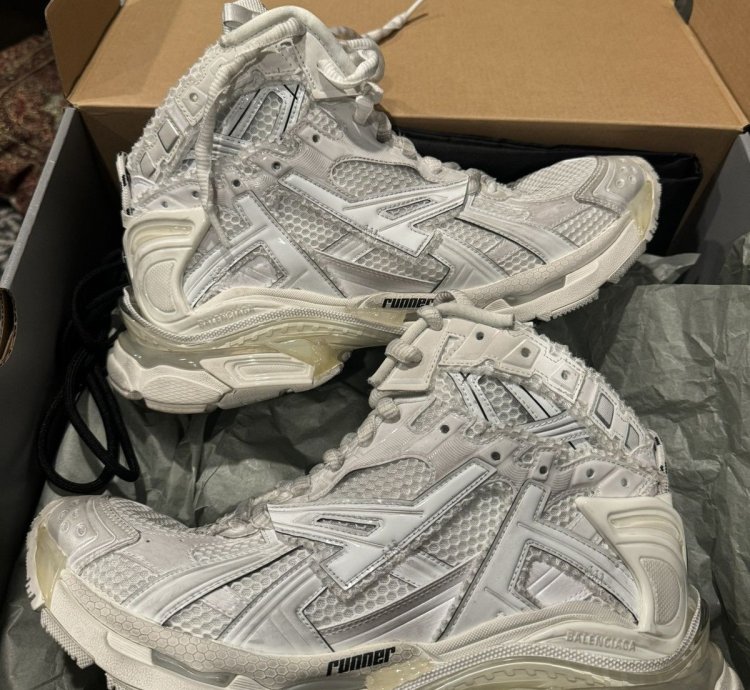 Balenciaga Runner White