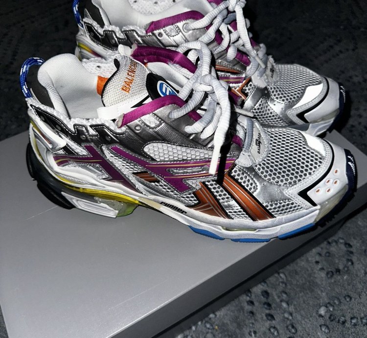 Balenciaga runners