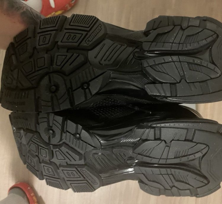 Balenciaga Runners (Black)