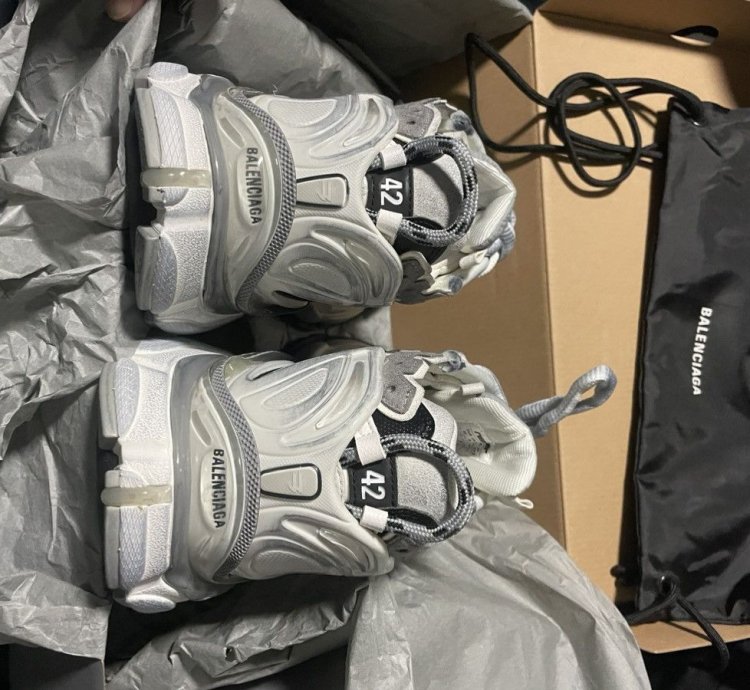 balenciaga runners 2 0 size 9