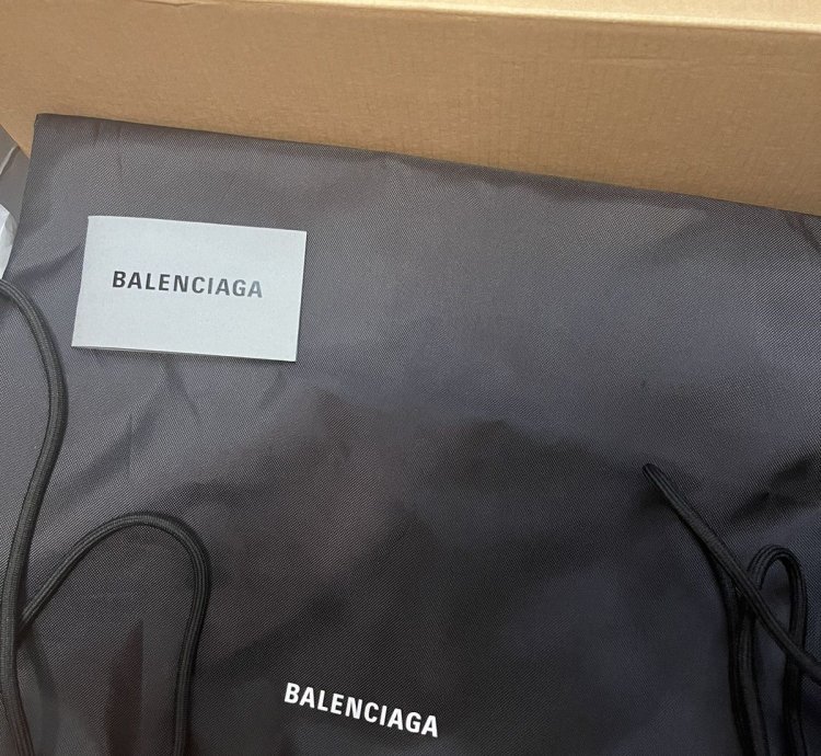Balenciaga Runners Sneaker (Black)