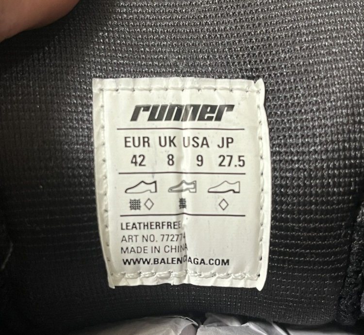 Balenciaga Runners sz 42(9us)